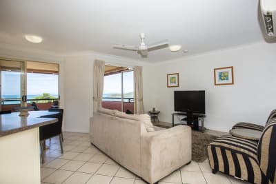 Two-Bedroom-Apartments-Airlie-Beach-2